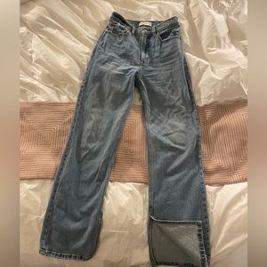 Abercrombie 90s relaxed jean high rise size 2